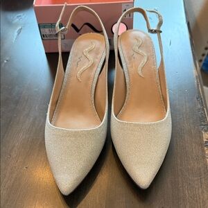 Women's Pointed Slingback Heels in Shimmery Silver